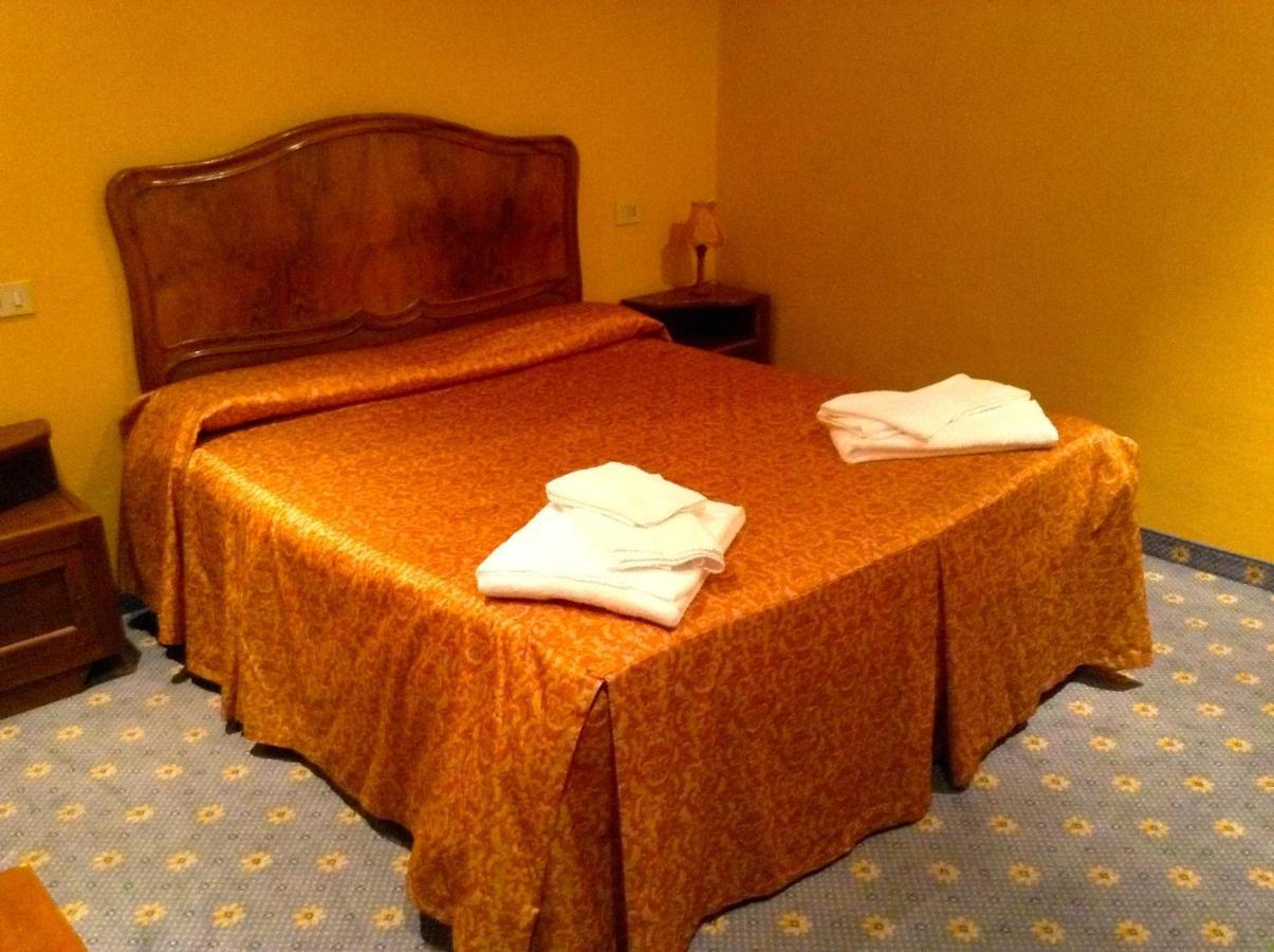 Albergo Ristorante Da Carlino กัสเตลนูโอโว ดี การ์ฟาญานา ห้อง รูปภาพ